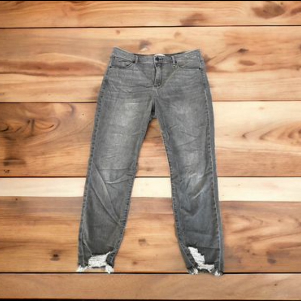 abercrombie and fitch the super skinny ankle high rise Size: 33/16 R CLR: GREY